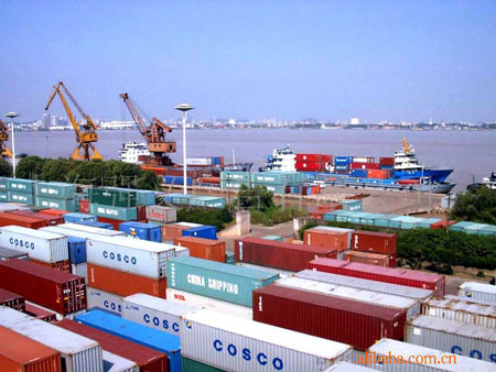 Difference between DEM date and DET date in import / export